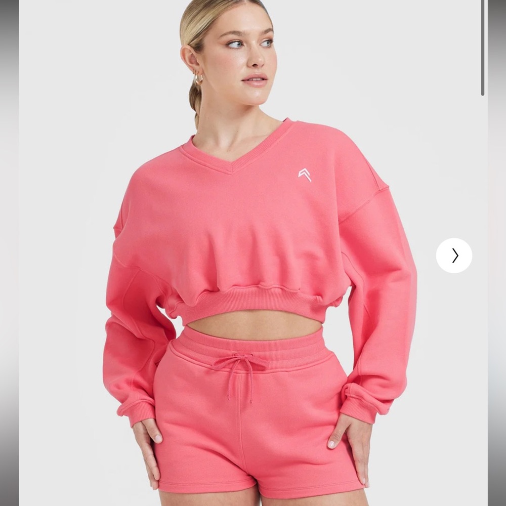 Oneractive cropped sweater in amplify pink